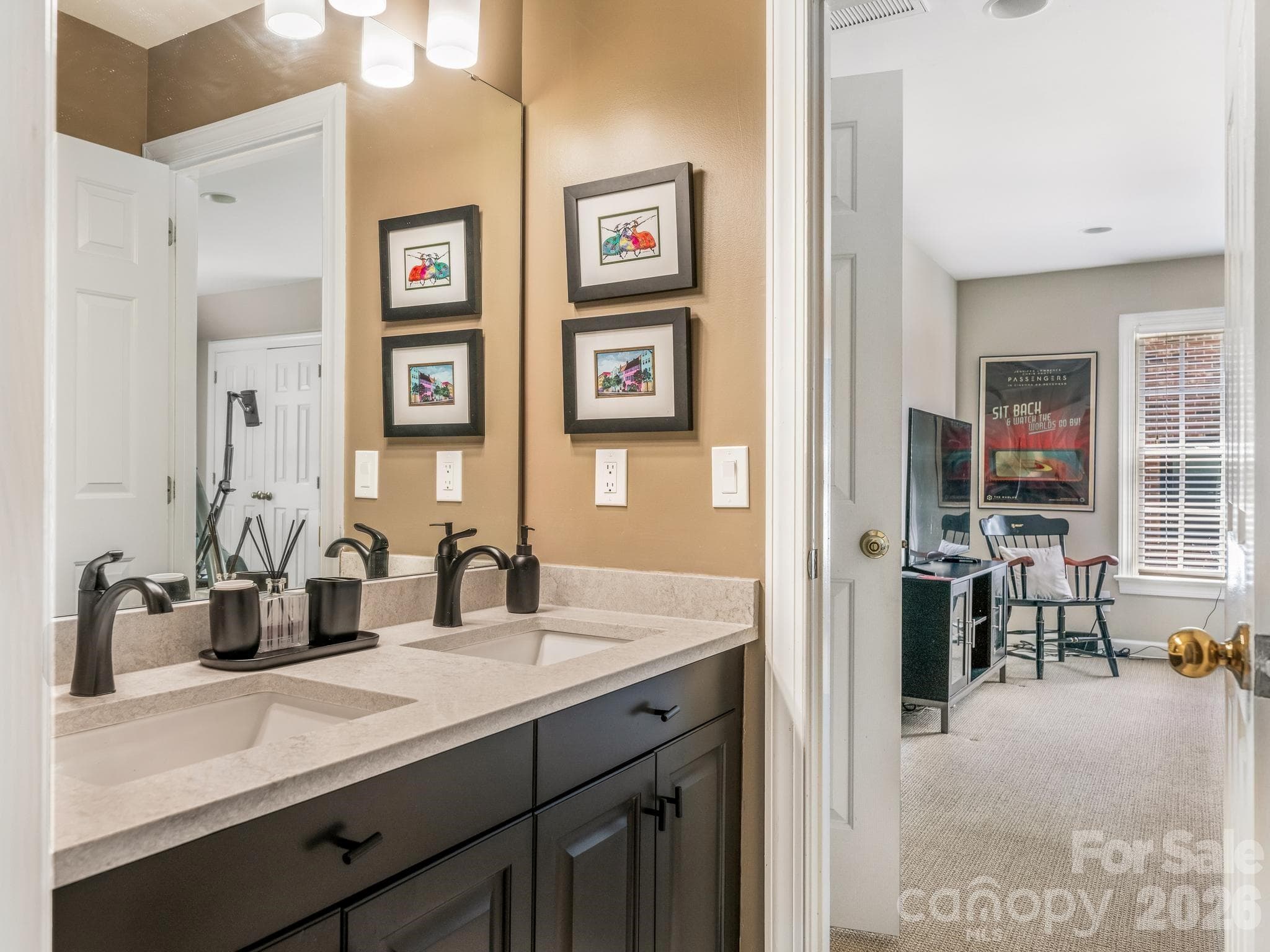 Single Family Residence at 213 Summermore Drive, Charlotte, photo 23 of 34