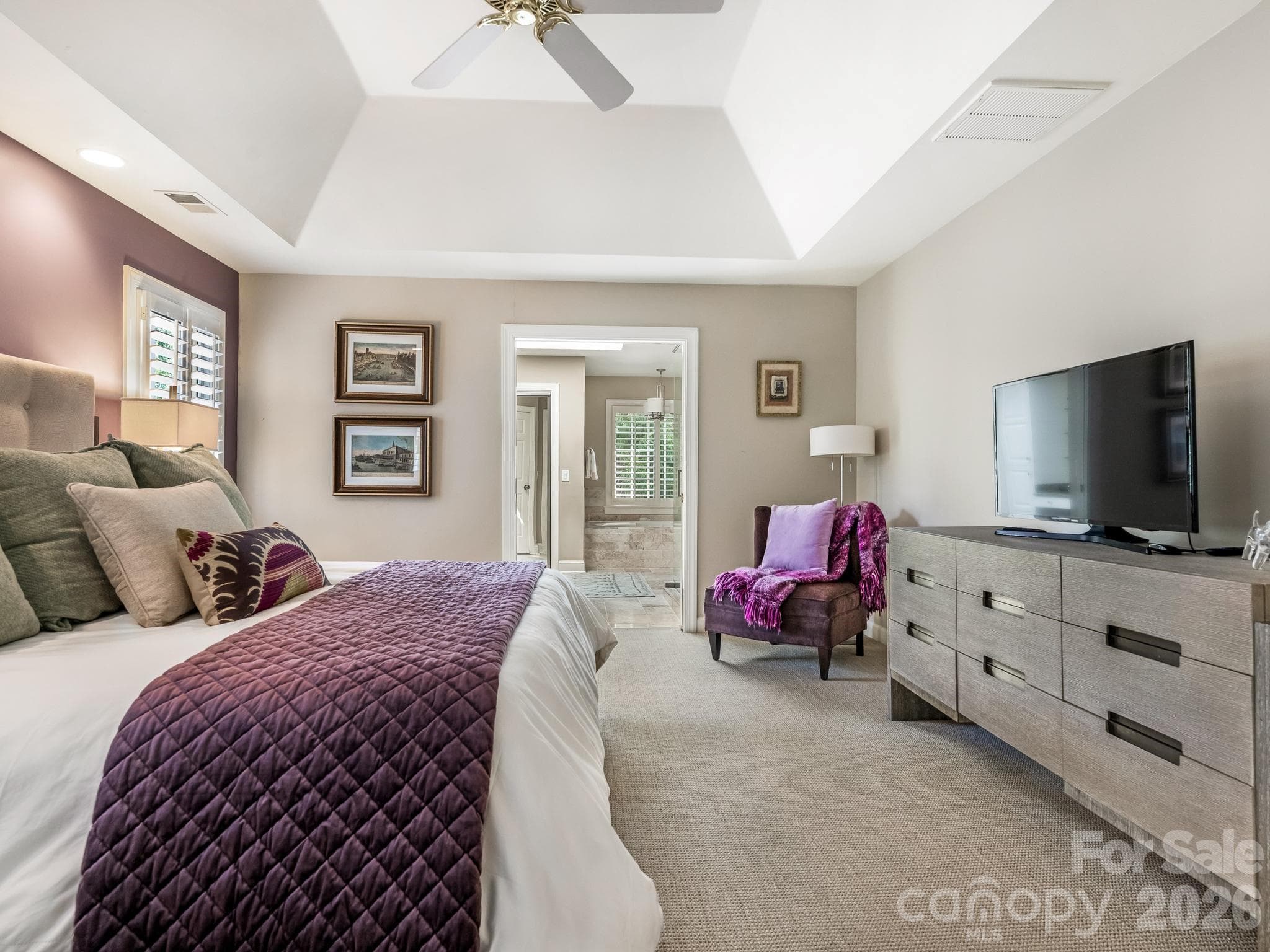 Single Family Residence at 213 Summermore Drive, Charlotte, photo 18 of 34