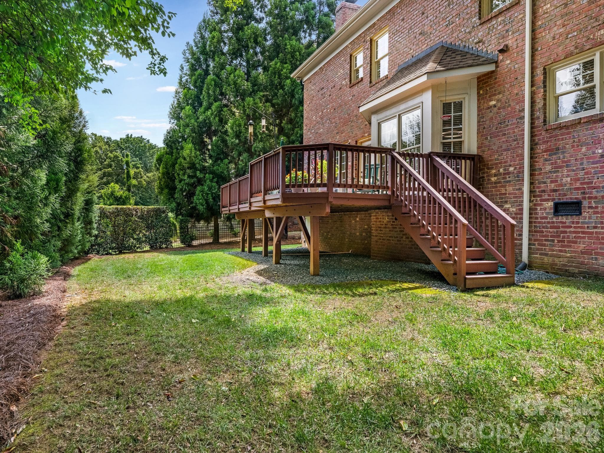 Single Family Residence at 213 Summermore Drive, Charlotte, photo 31 of 34