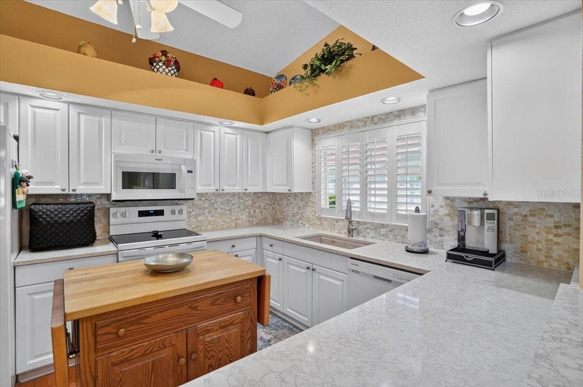 Villa at 7165 MELROSE PL, BRADENTON, photo 18 of 59