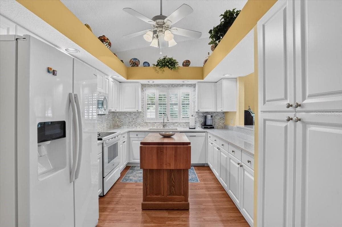 Villa at 7165 MELROSE PL, BRADENTON, photo 20 of 59