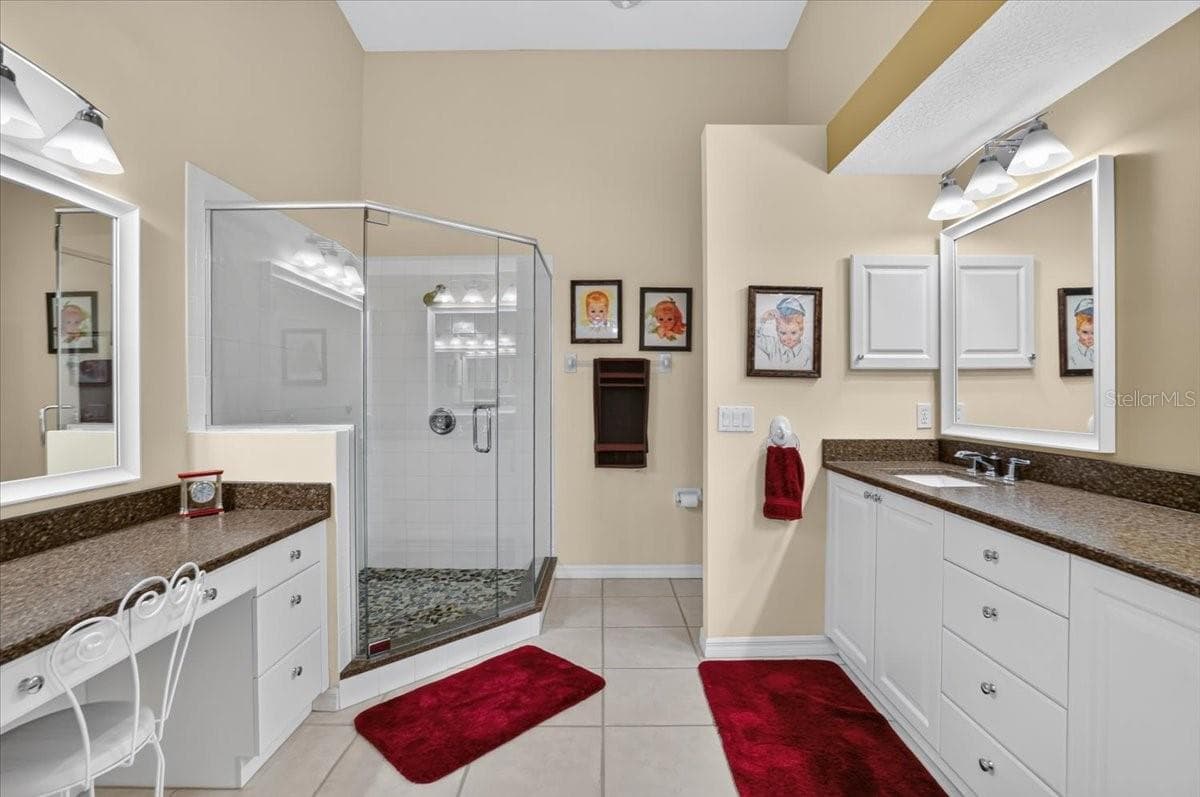walk inshower - 7165 MELROSE PL, BRADENTON