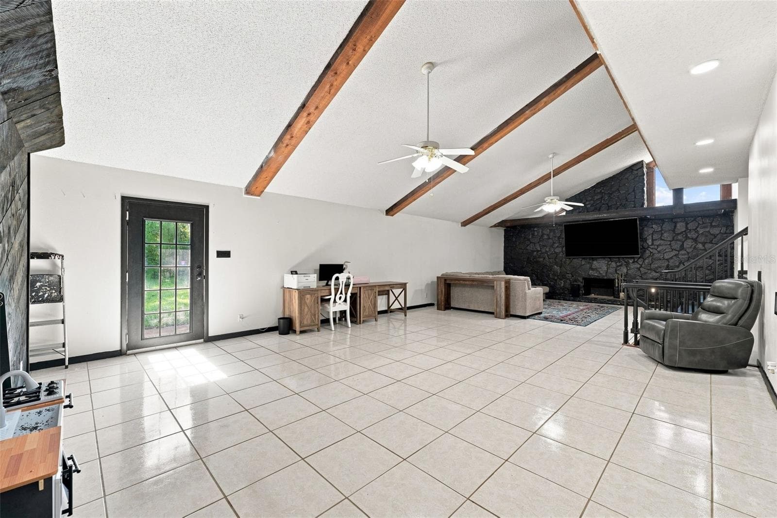 Family Room - 28850 LINDENHURST DR, WESLEY CHAPEL