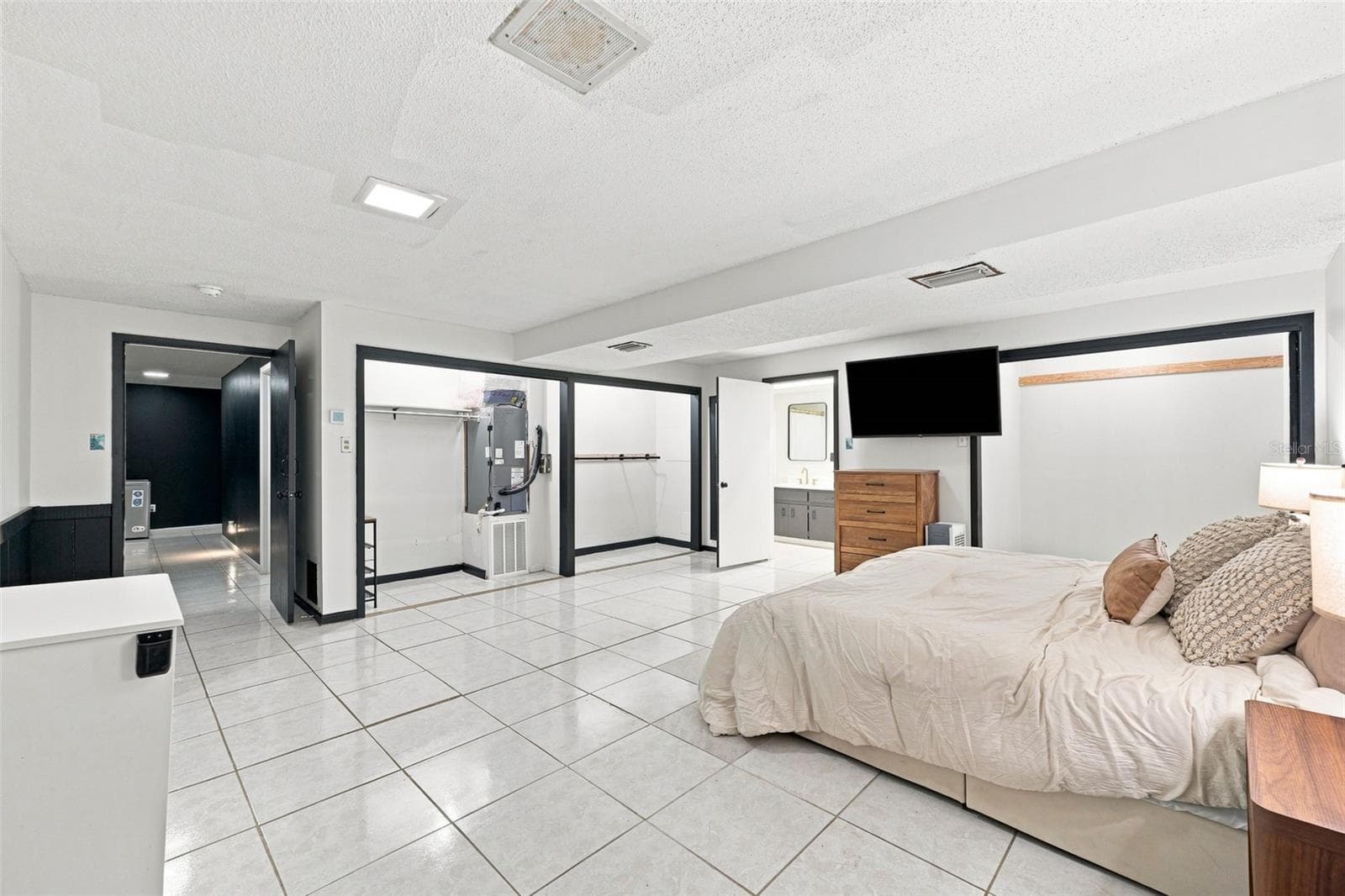 Primary Bedroom - 28850 LINDENHURST DR, WESLEY CHAPEL