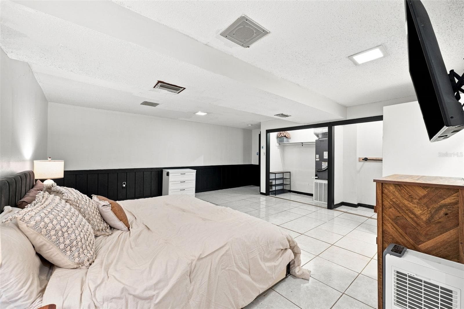 Primary Bedroom - 28850 LINDENHURST DR, WESLEY CHAPEL