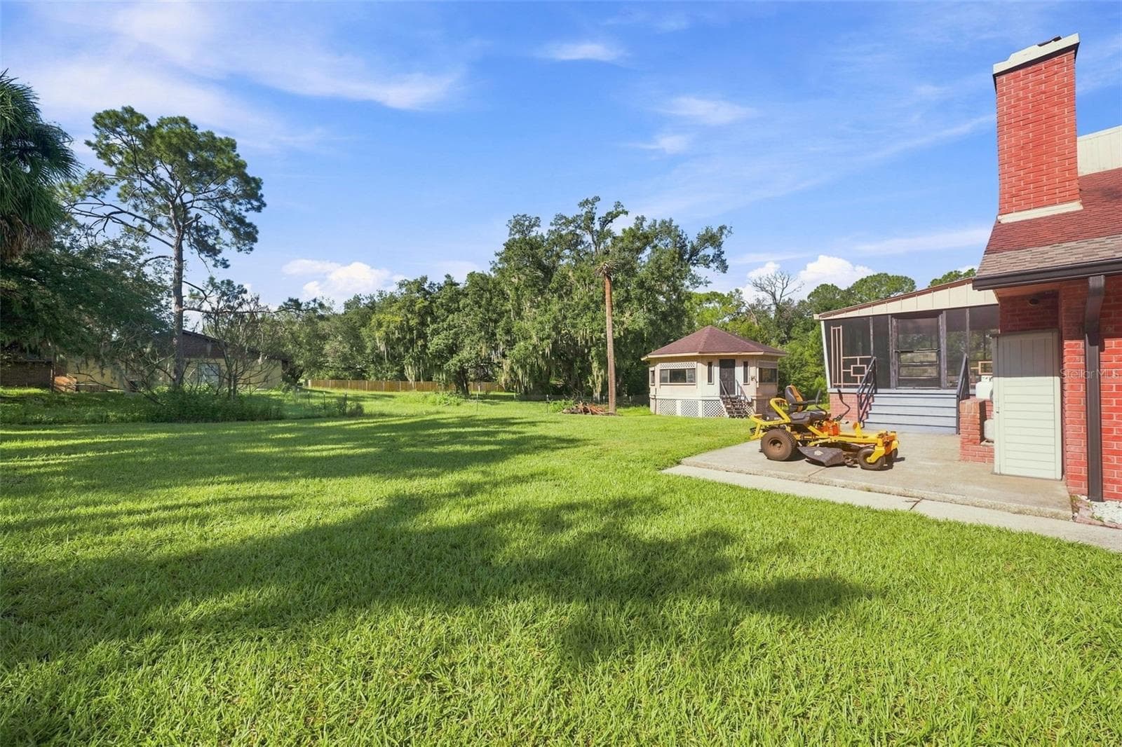 Rear Exterior - 28850 LINDENHURST DR, WESLEY CHAPEL