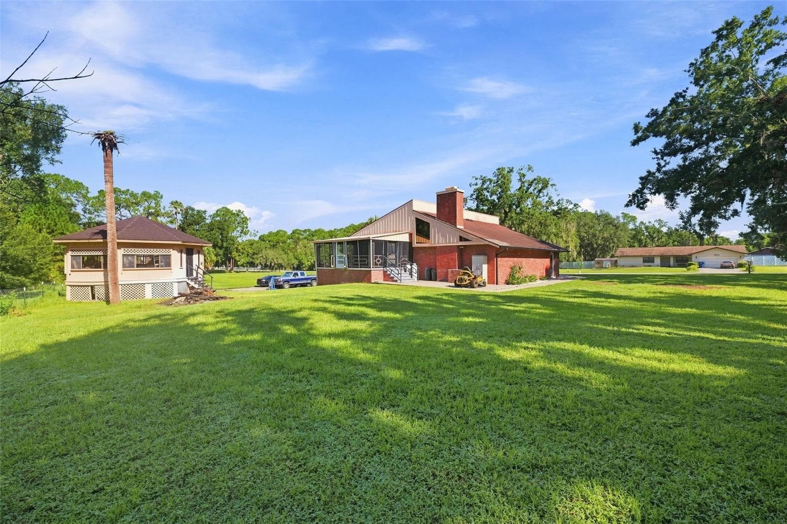 Rear Exterior - 28850 LINDENHURST DR, WESLEY CHAPEL