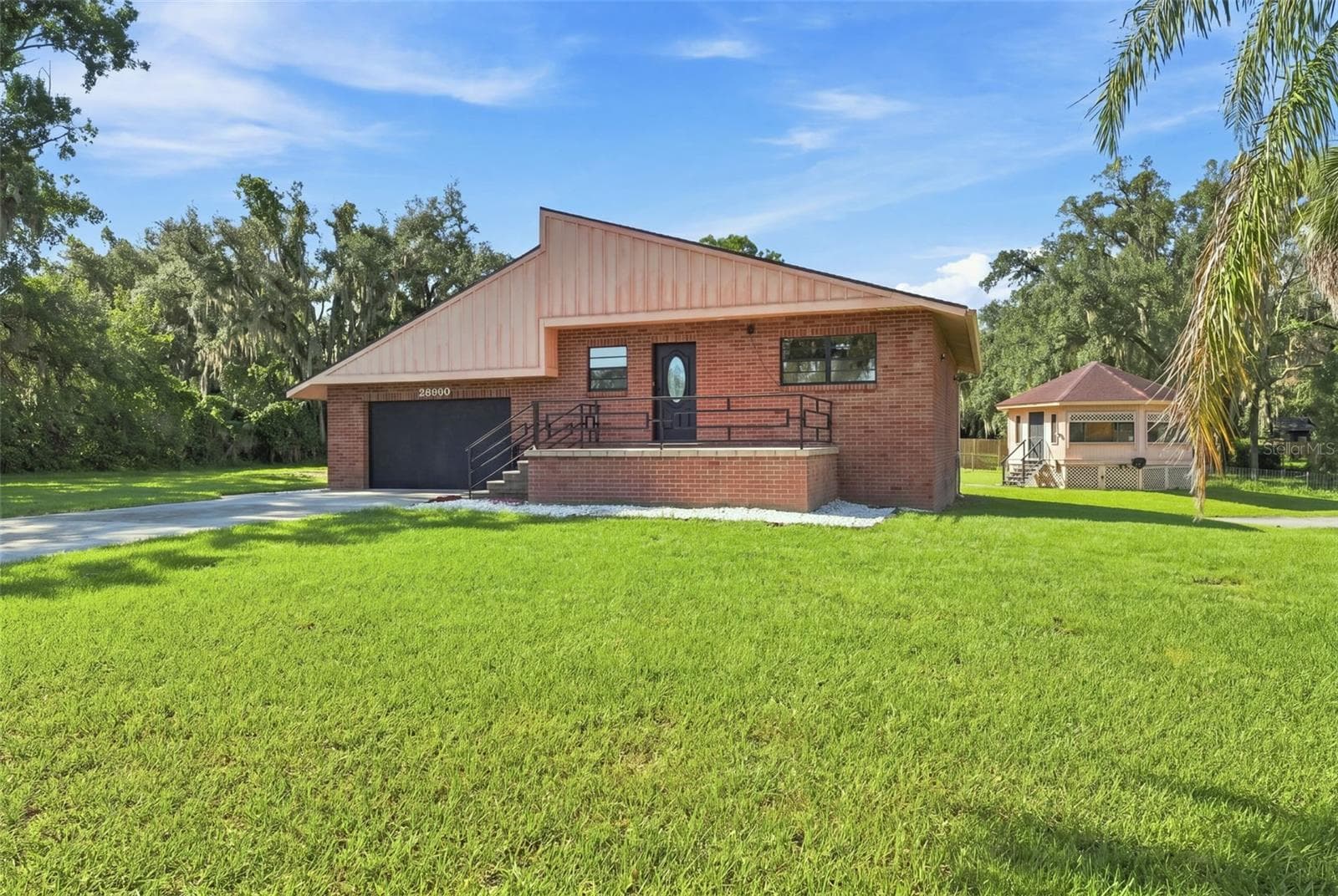 Front Exterior - 28850 LINDENHURST DR, WESLEY CHAPEL
