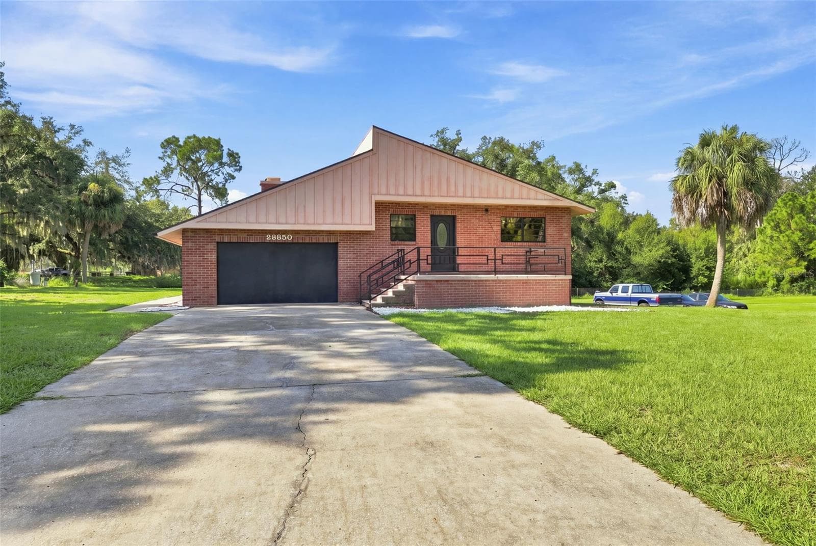 Front Exterior - 28850 LINDENHURST DR, WESLEY CHAPEL