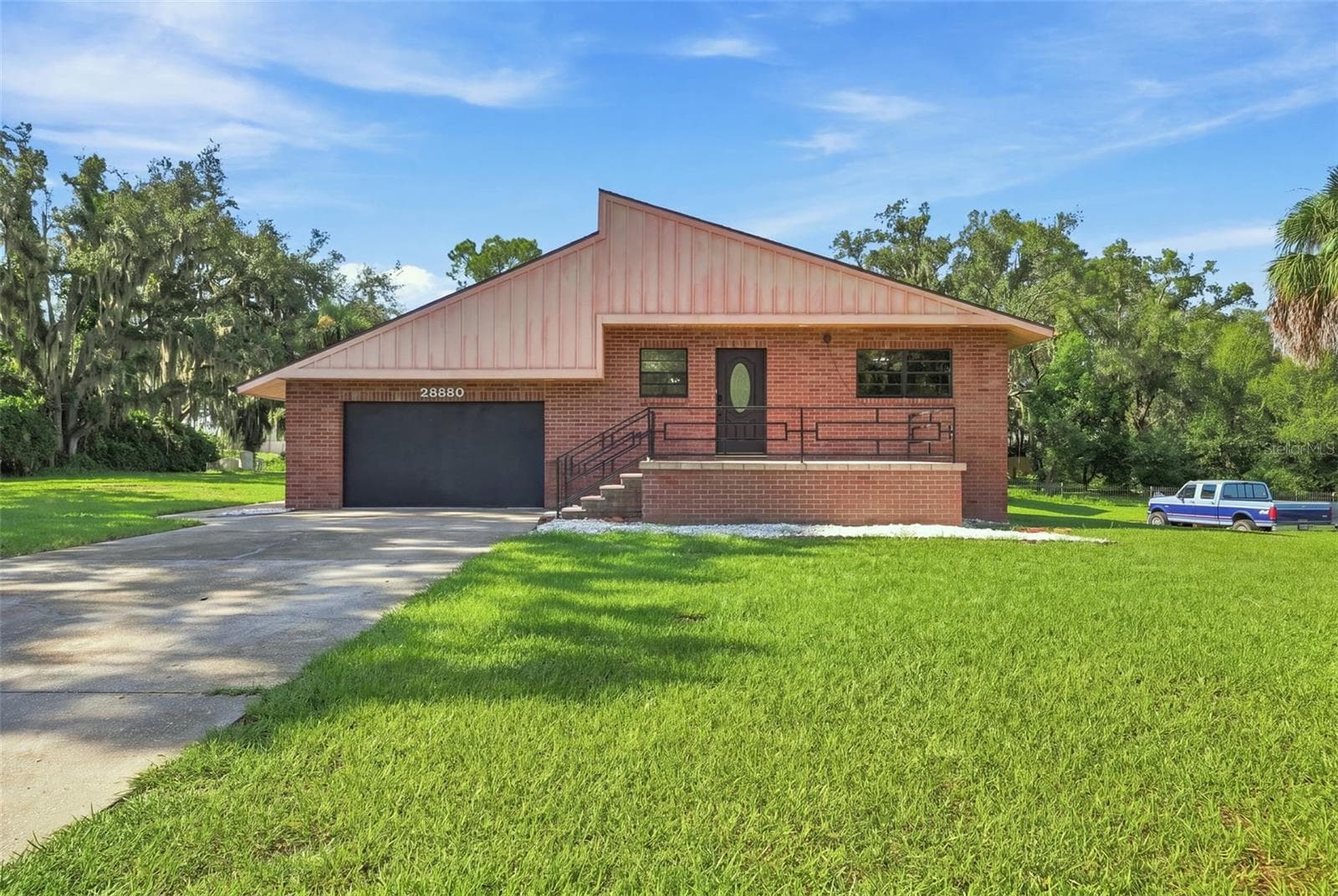 Front Exterior - 28850 LINDENHURST DR, WESLEY CHAPEL