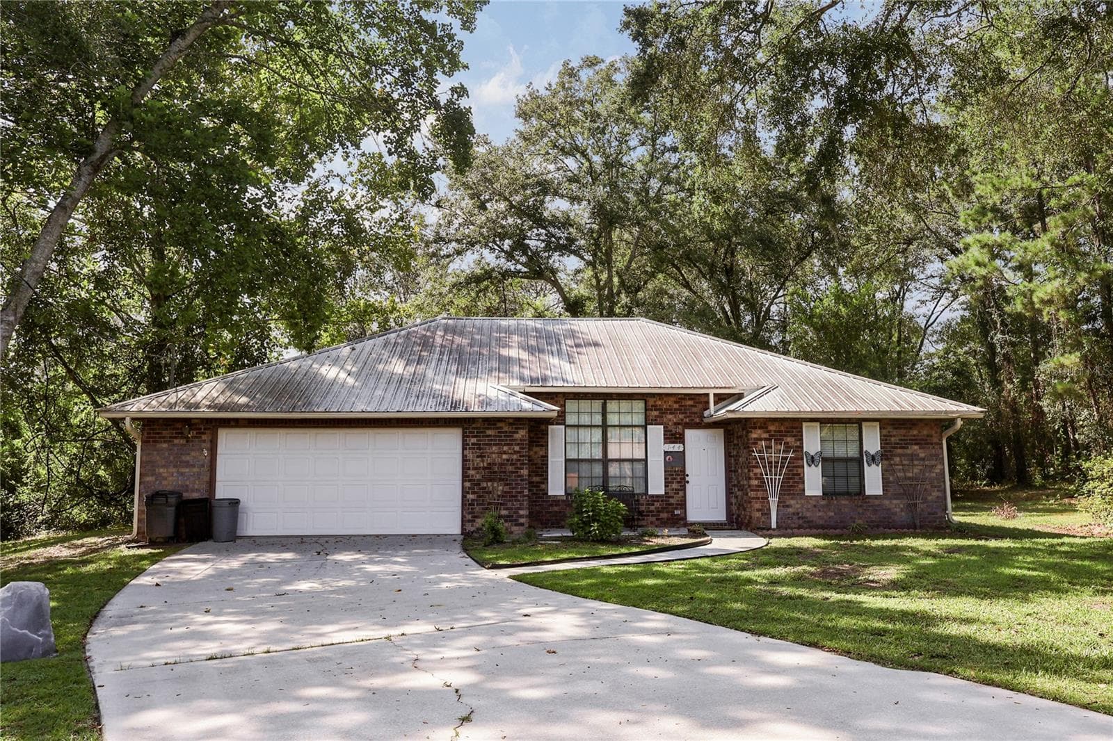 144 SW ENCHANTED CT