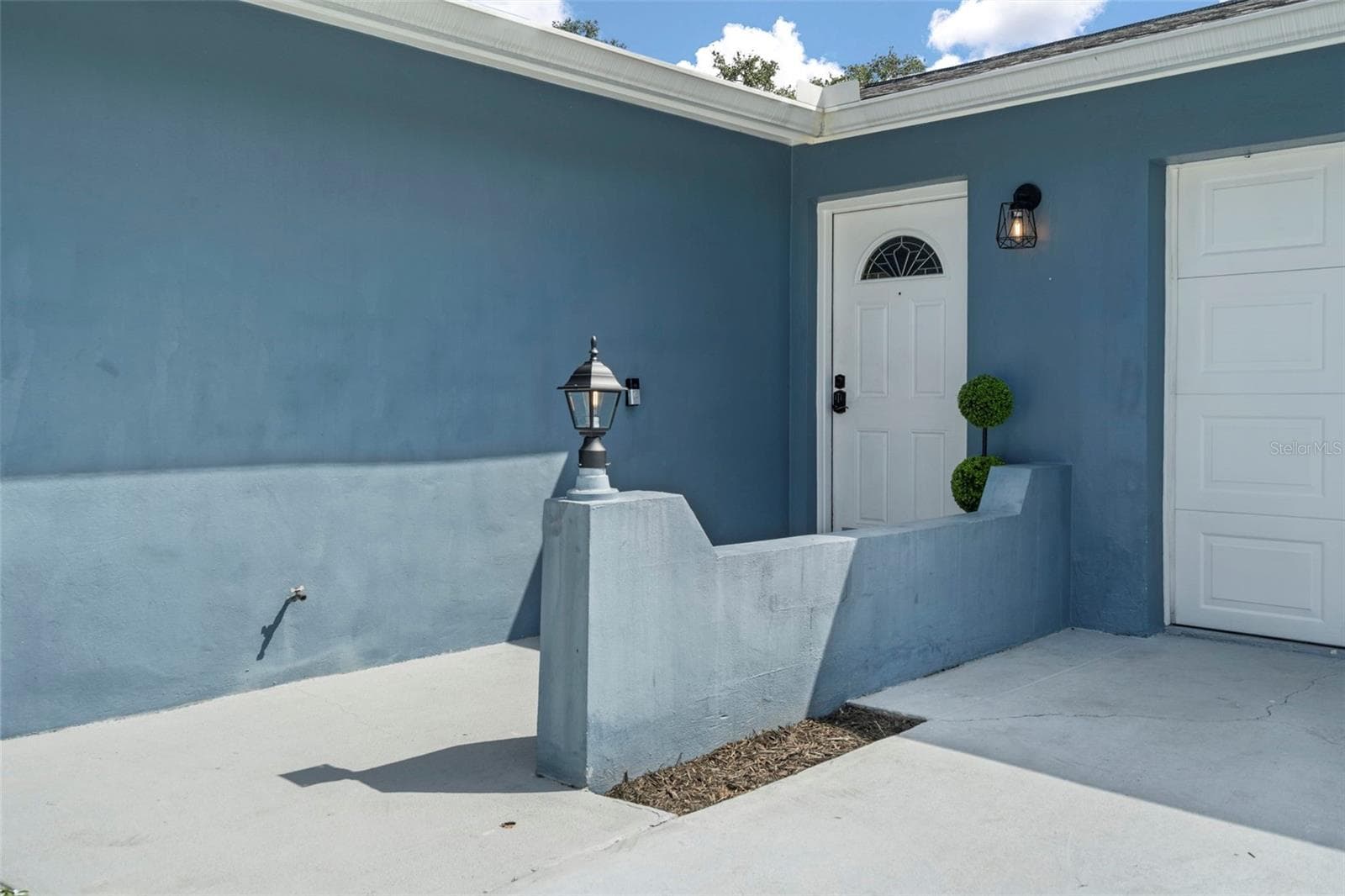 Single Family Residence at 6917 DUNNETT AVE N, ST PETERSBURG, photo 3 of 36