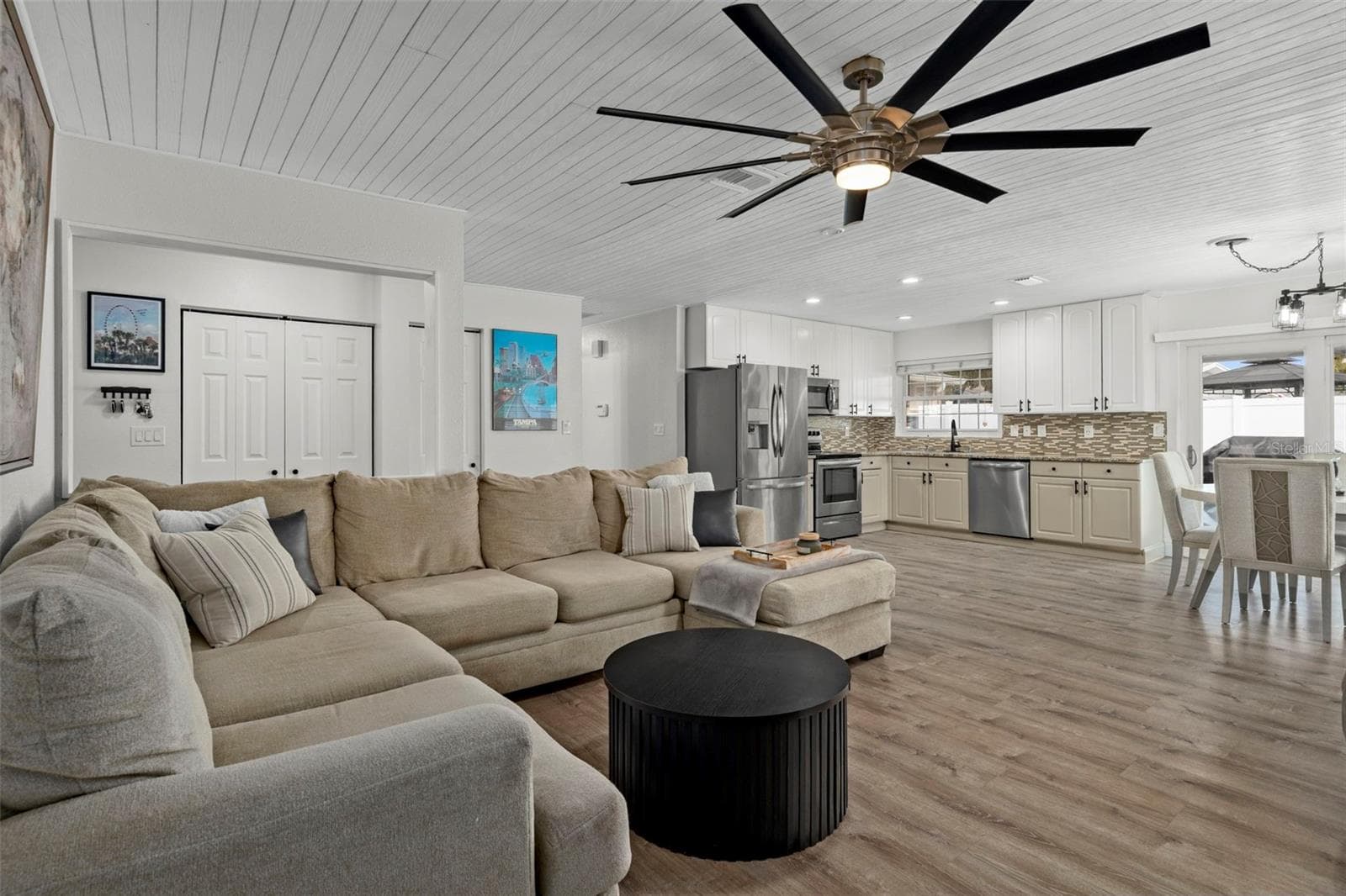 Single Family Residence at 6917 DUNNETT AVE N, ST PETERSBURG, photo 10 of 36