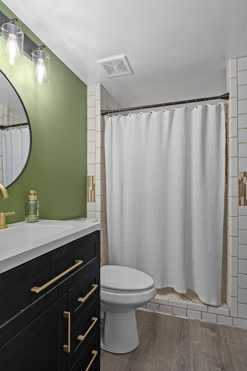 Single Family Residence at 6917 DUNNETT AVE N, ST PETERSBURG, photo 32 of 36