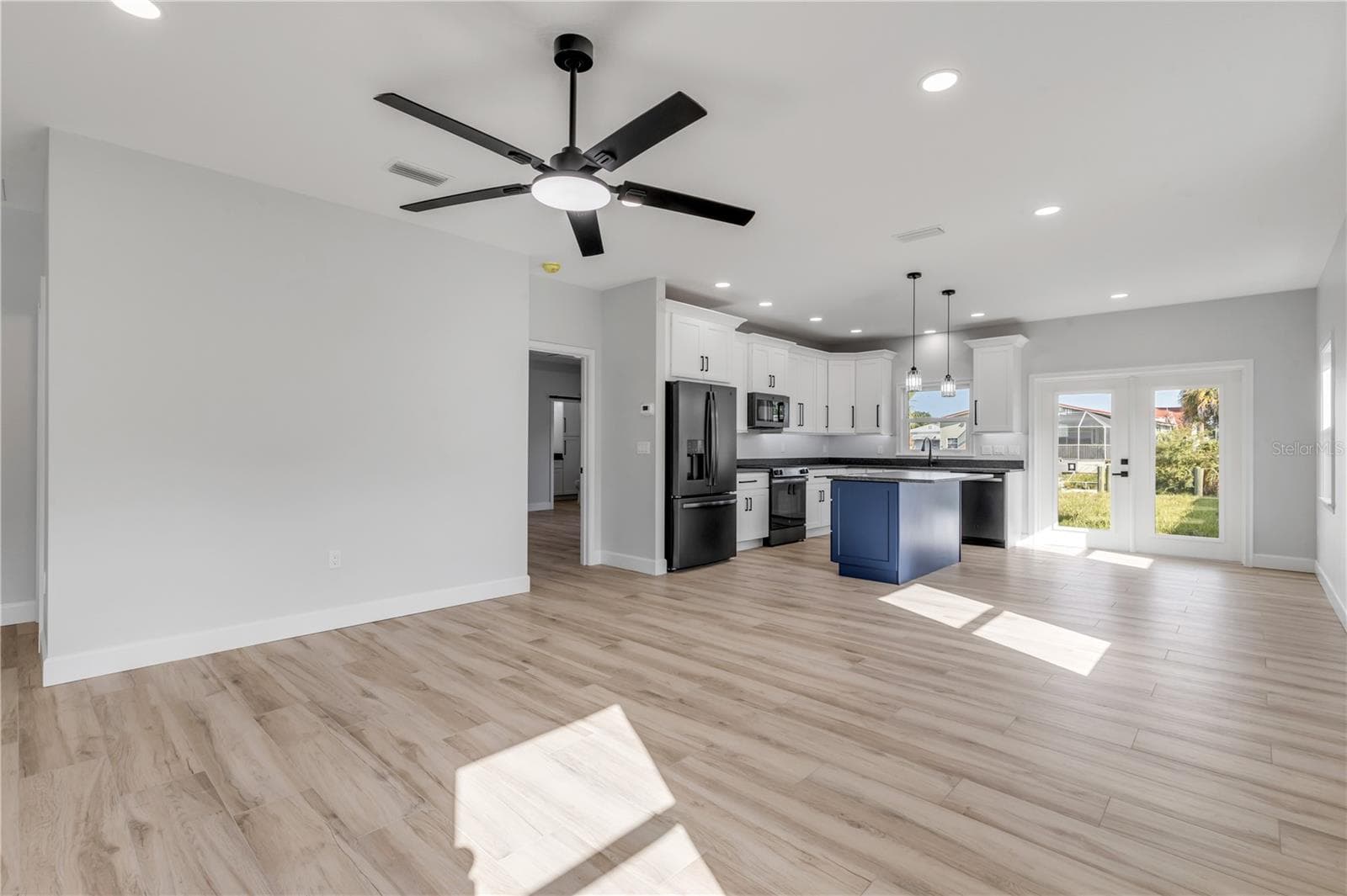 Single Family Residence at 128 INDIAN CREEK RD, OAK HILL, photo 12 of 71