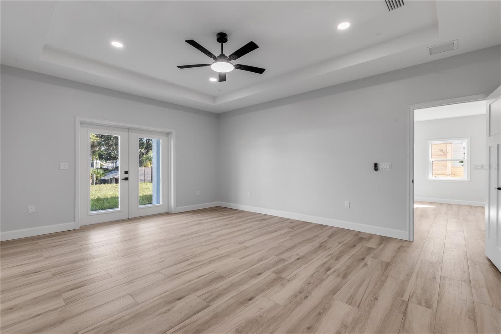 Single Family Residence at 128 INDIAN CREEK RD, OAK HILL, photo 25 of 71
