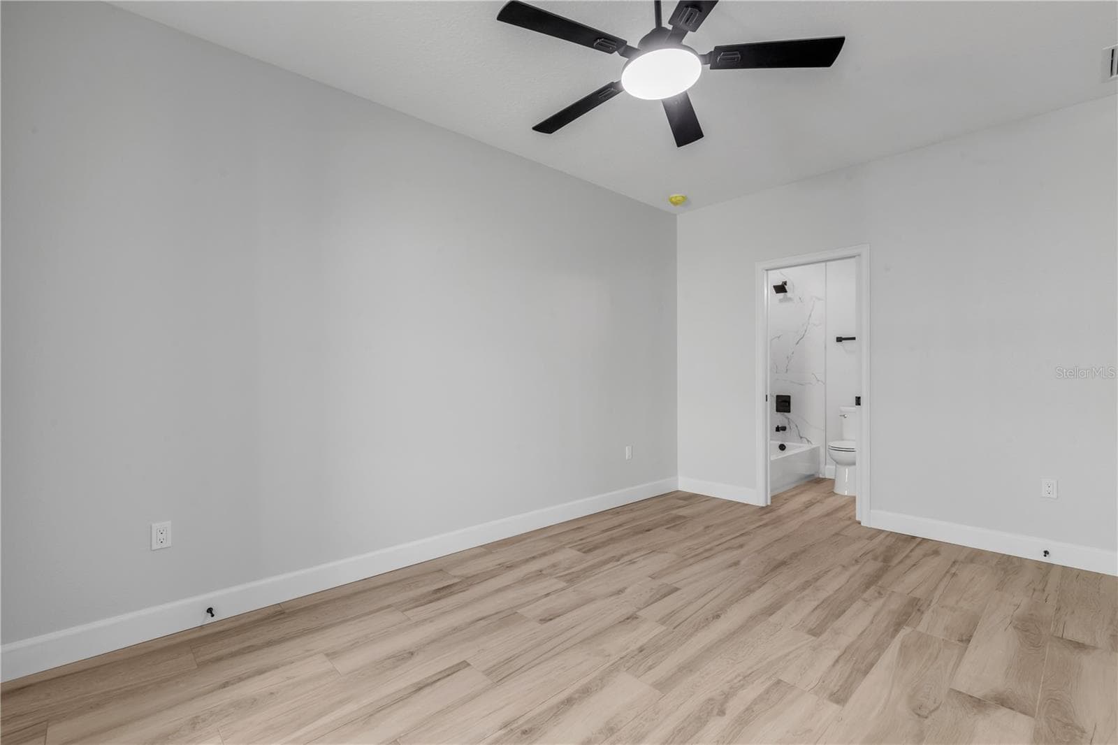 Single Family Residence at 128 INDIAN CREEK RD, OAK HILL, photo 36 of 71