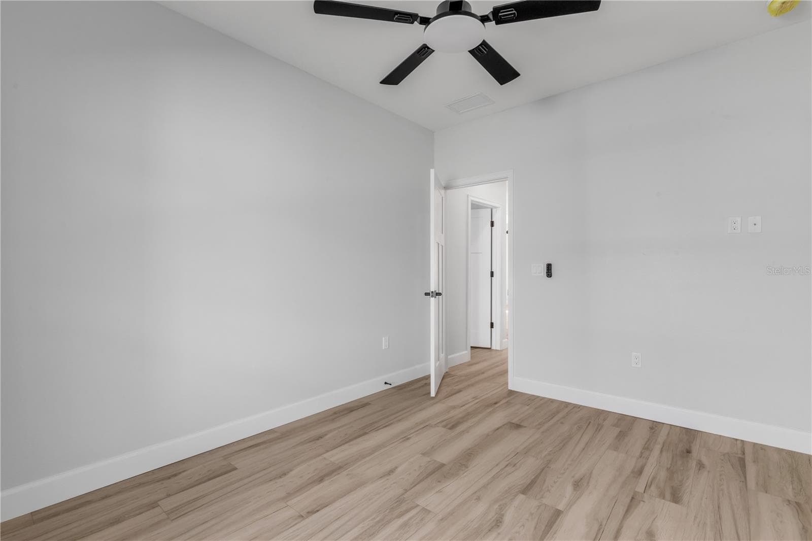 Single Family Residence at 128 INDIAN CREEK RD, OAK HILL, photo 38 of 71