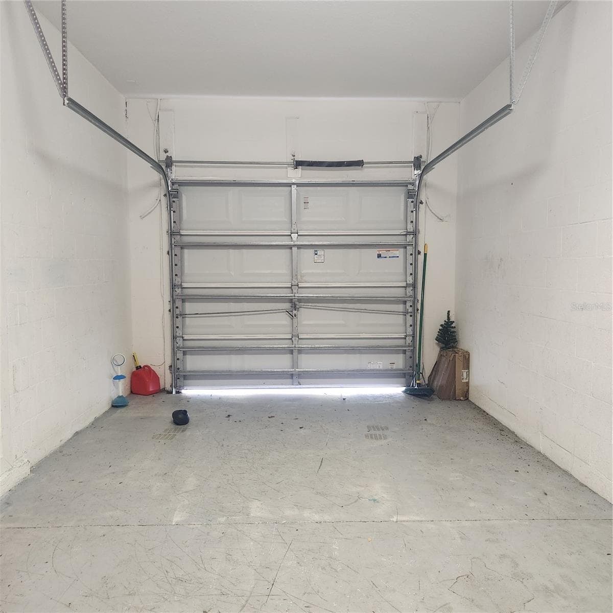 Garage - 8935 CUBAN PALM RD, KISSIMMEE