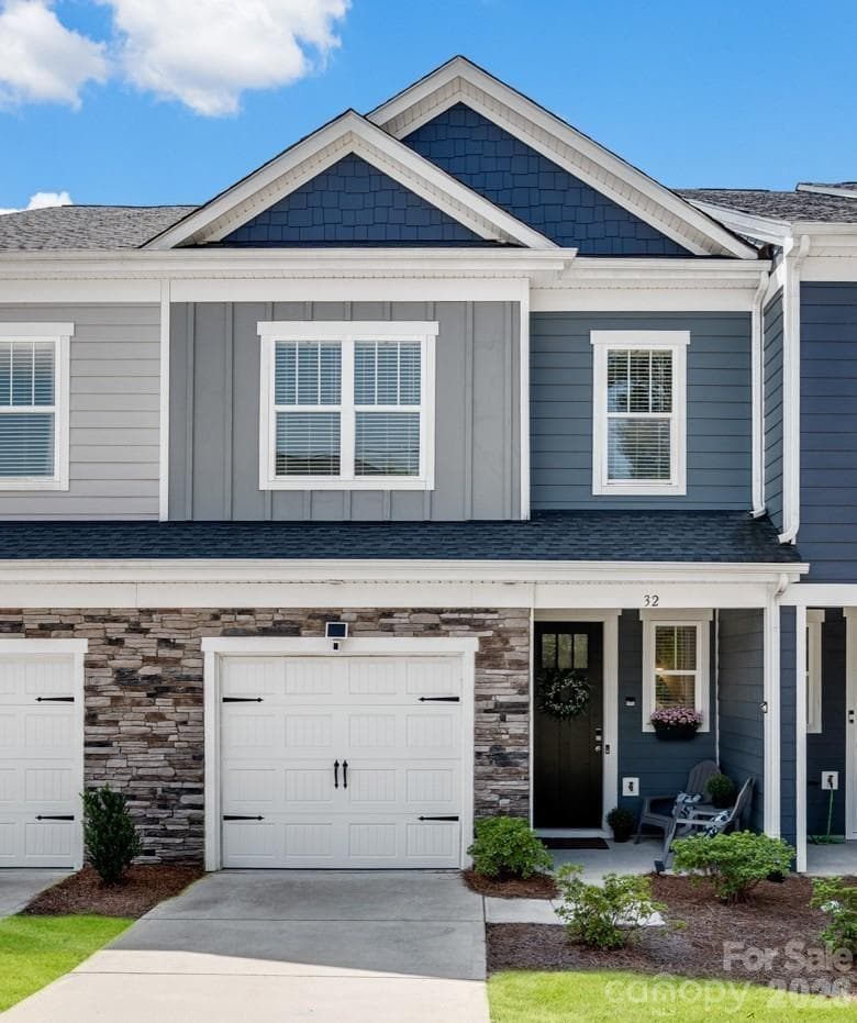 32 Woodsdale Place SE