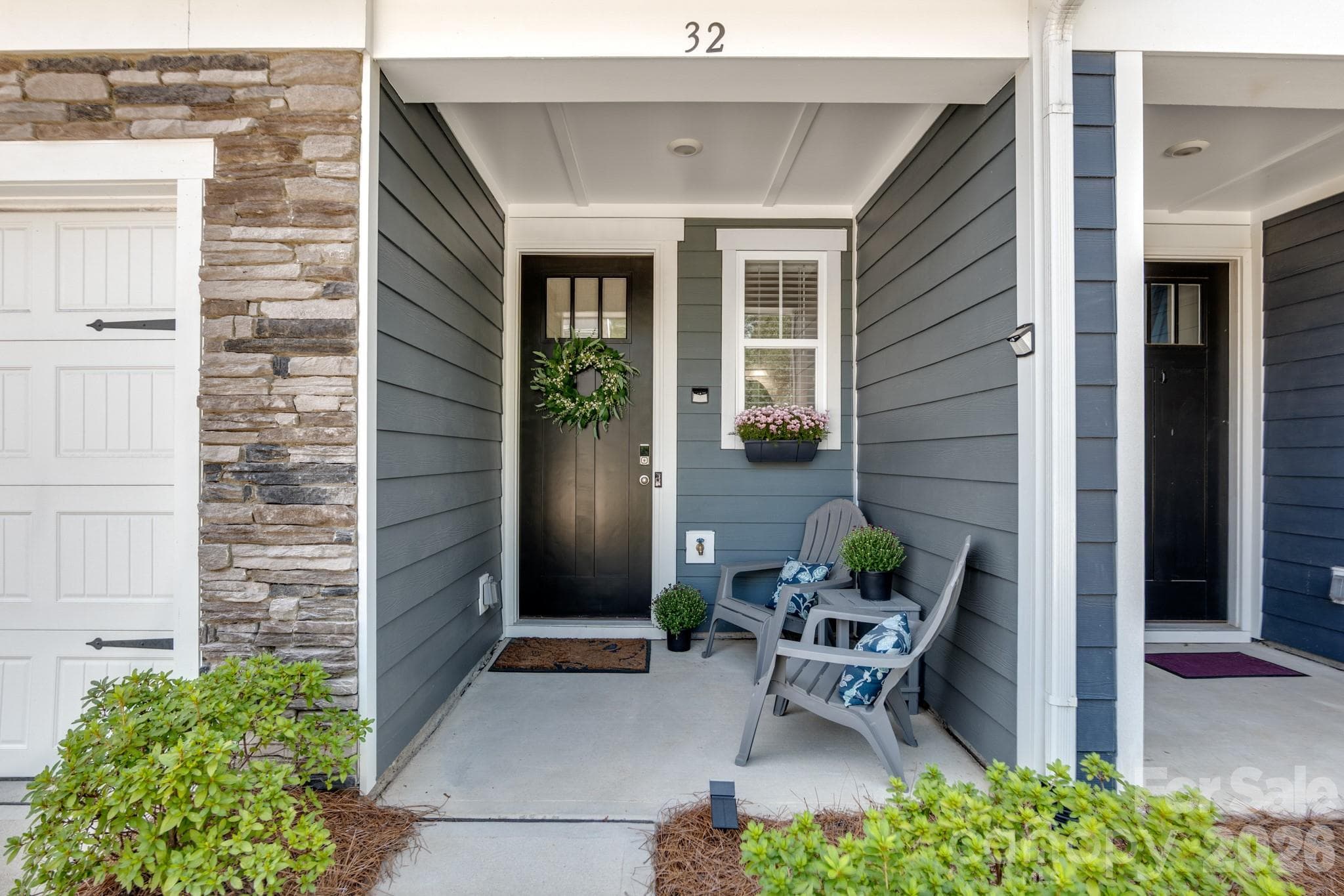 Townhouse at 32 Woodsdale Place SE, Concord, photo 4 of 30