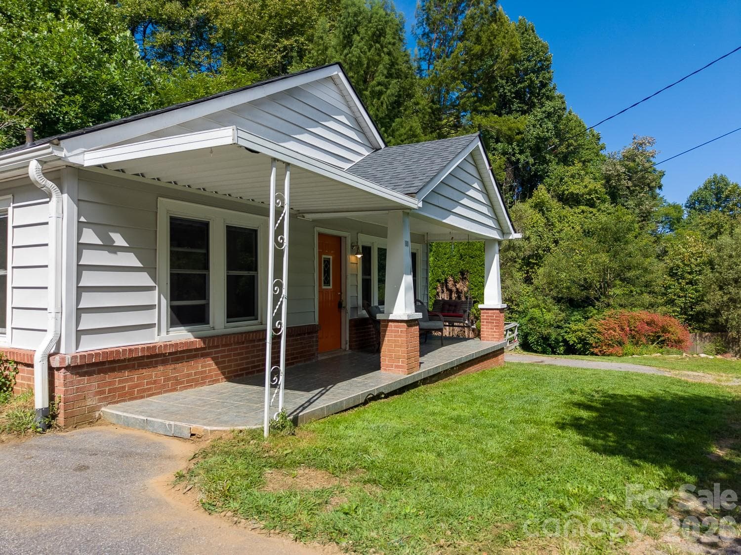 Single Family Residence at 80 Nature Lane, Waynesville, photo 3 of 33