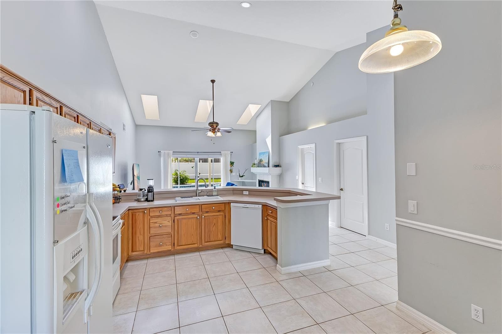 Single Family Residence at 514 KEY CT, ORLANDO, photo 10 of 64