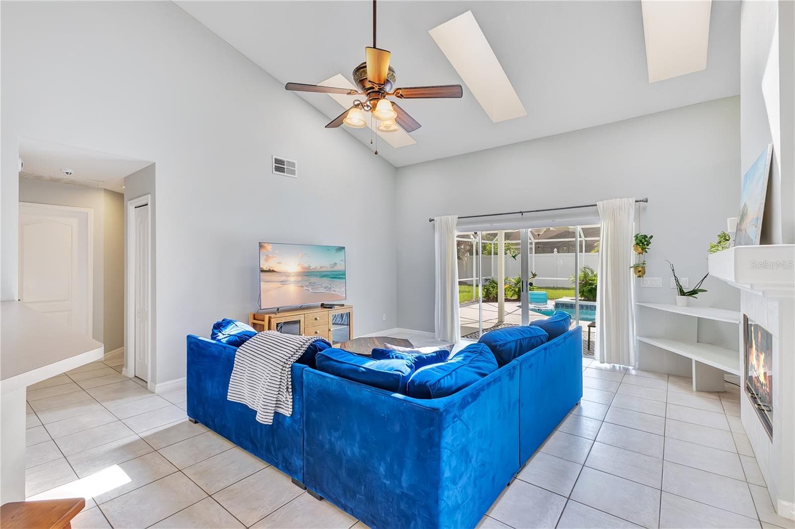 Single Family Residence at 514 KEY CT, ORLANDO, photo 11 of 64