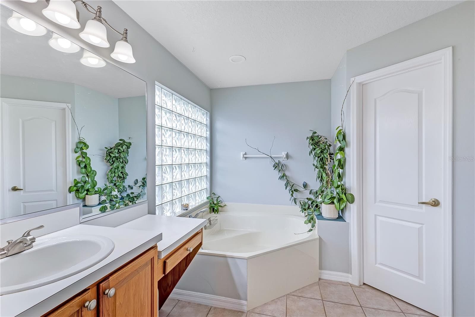 Single Family Residence at 514 KEY CT, ORLANDO, photo 18 of 64