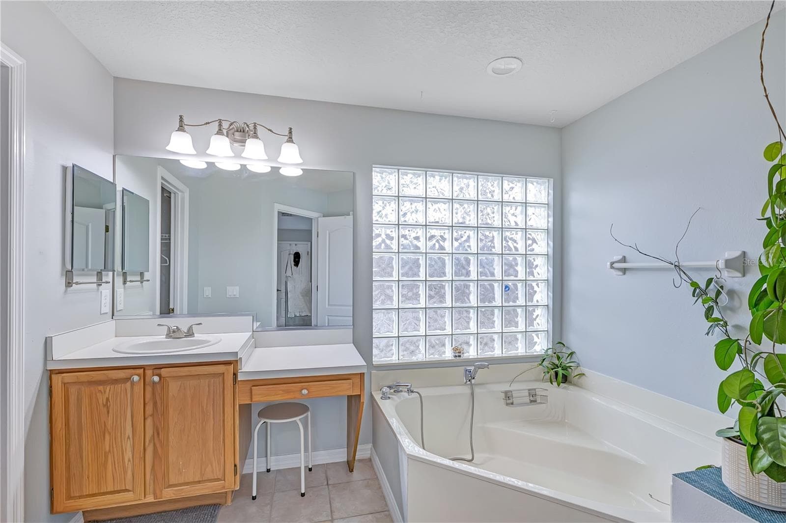 Single Family Residence at 514 KEY CT, ORLANDO, photo 19 of 64