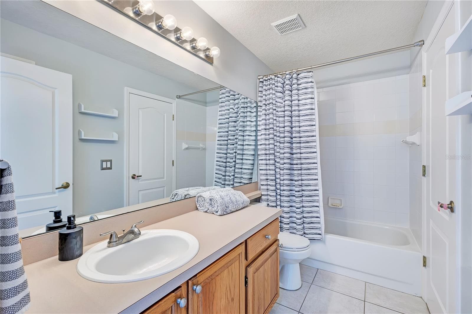Single Family Residence at 514 KEY CT, ORLANDO, photo 22 of 64