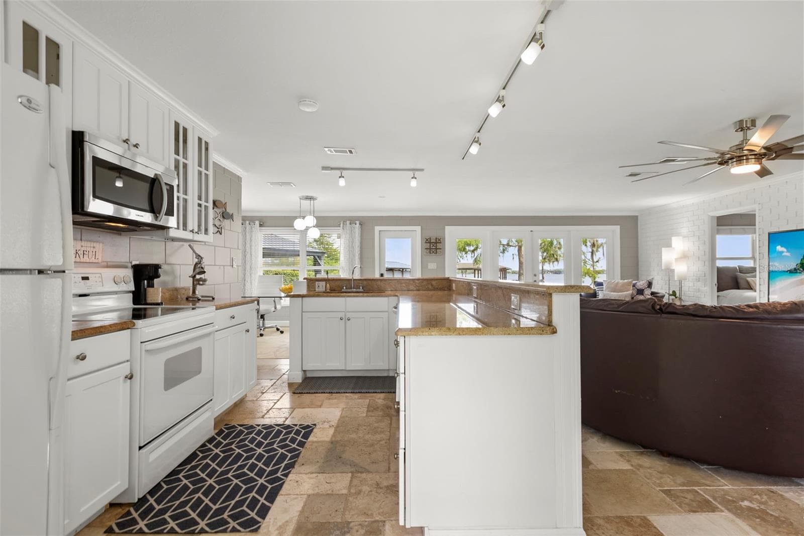Kitchen - 10430 LAKE COTTAGE LN, ORLANDO