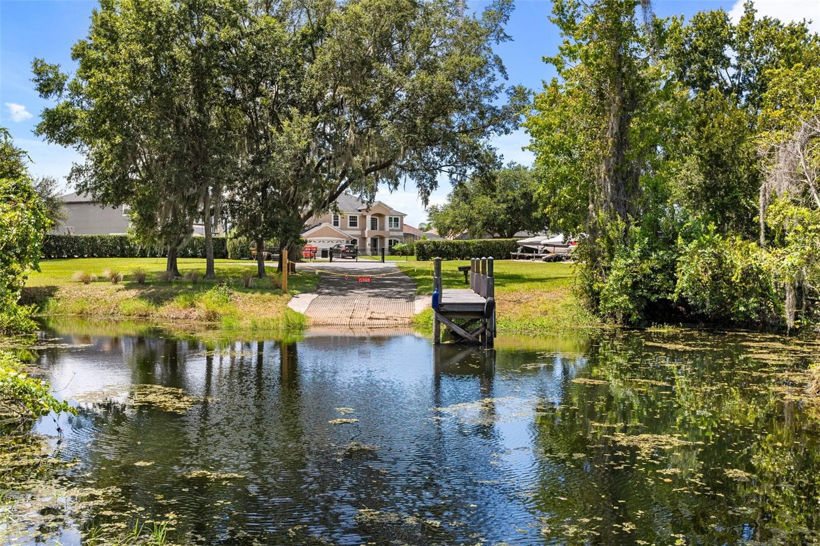 Community boat ramp is approximately 300 feet away - 10430 LAKE COTTAGE LN, ORLANDO