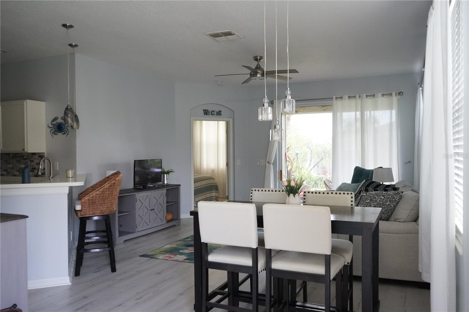 enter into great room - 2032 INVERNESS GREENS DR #76, SUN CITY CENTER
