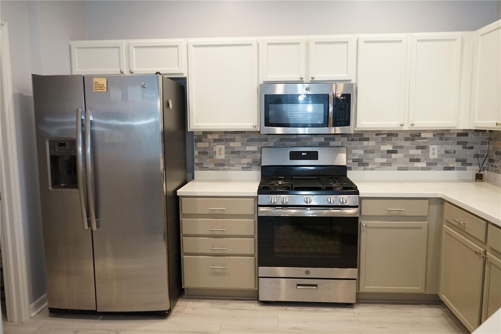 stainless applicances - 2032 INVERNESS GREENS DR #76, SUN CITY CENTER