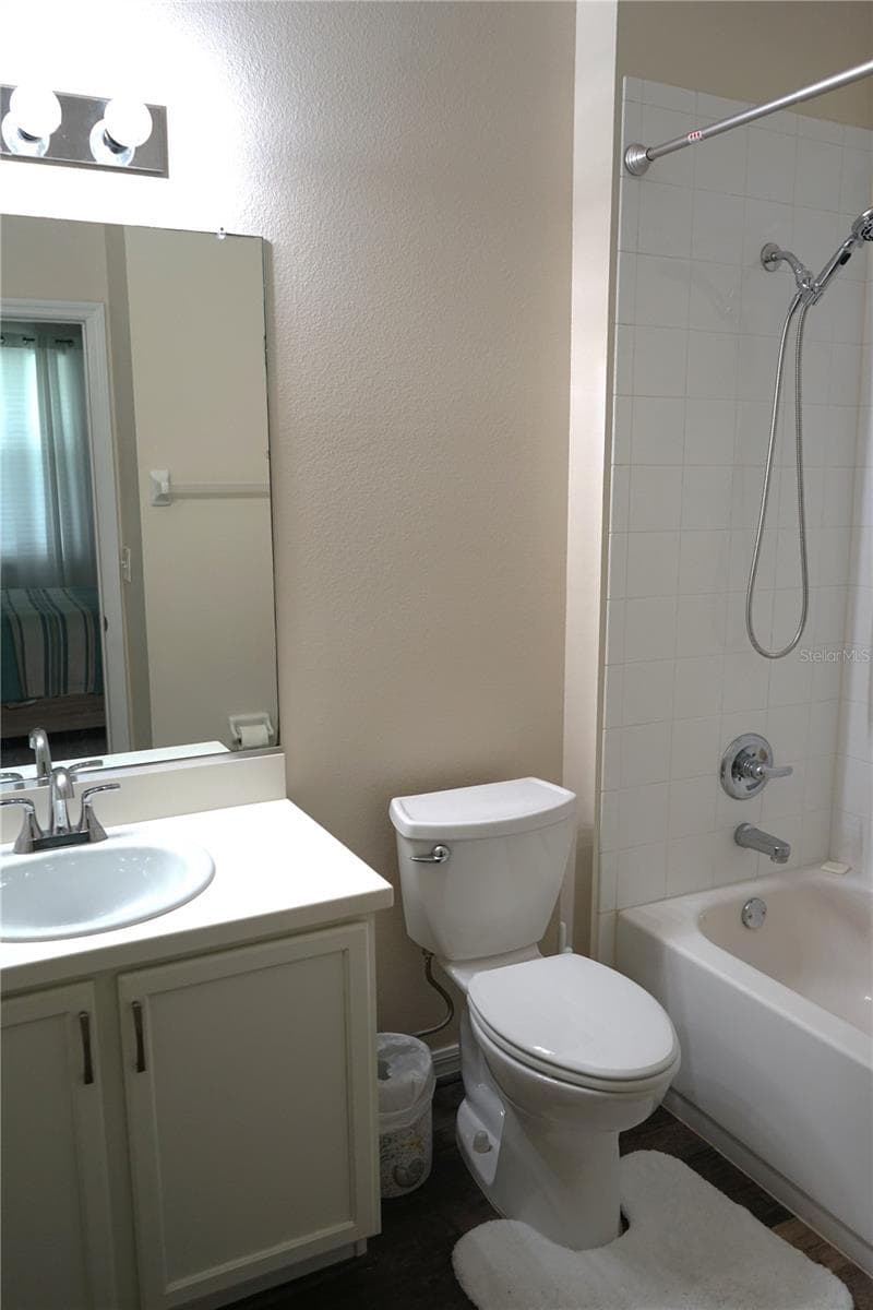 guest bathroom - 2032 INVERNESS GREENS DR #76, SUN CITY CENTER