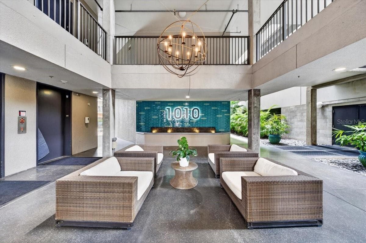 Condominium at 1010 CENTRAL AVE #412, ST PETERSBURG, photo 6 of 37