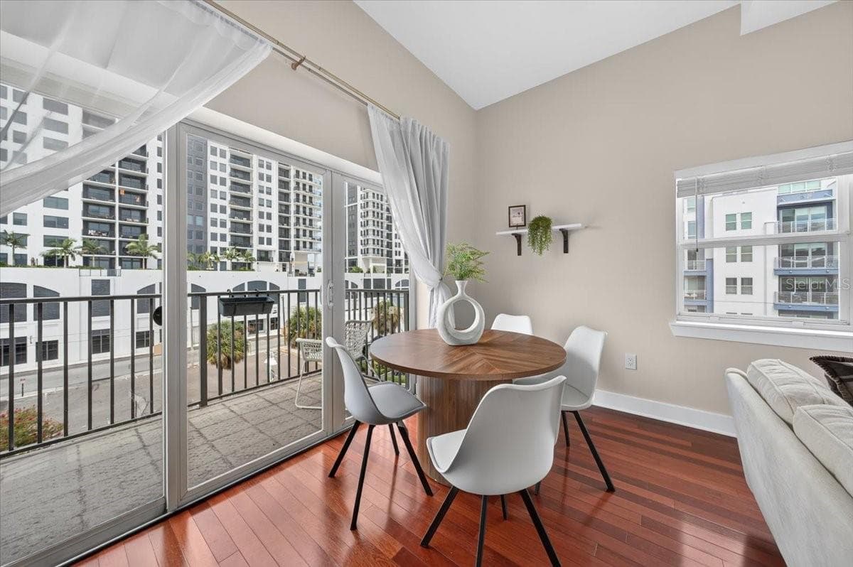 Condominium at 1010 CENTRAL AVE #412, ST PETERSBURG, photo 11 of 37