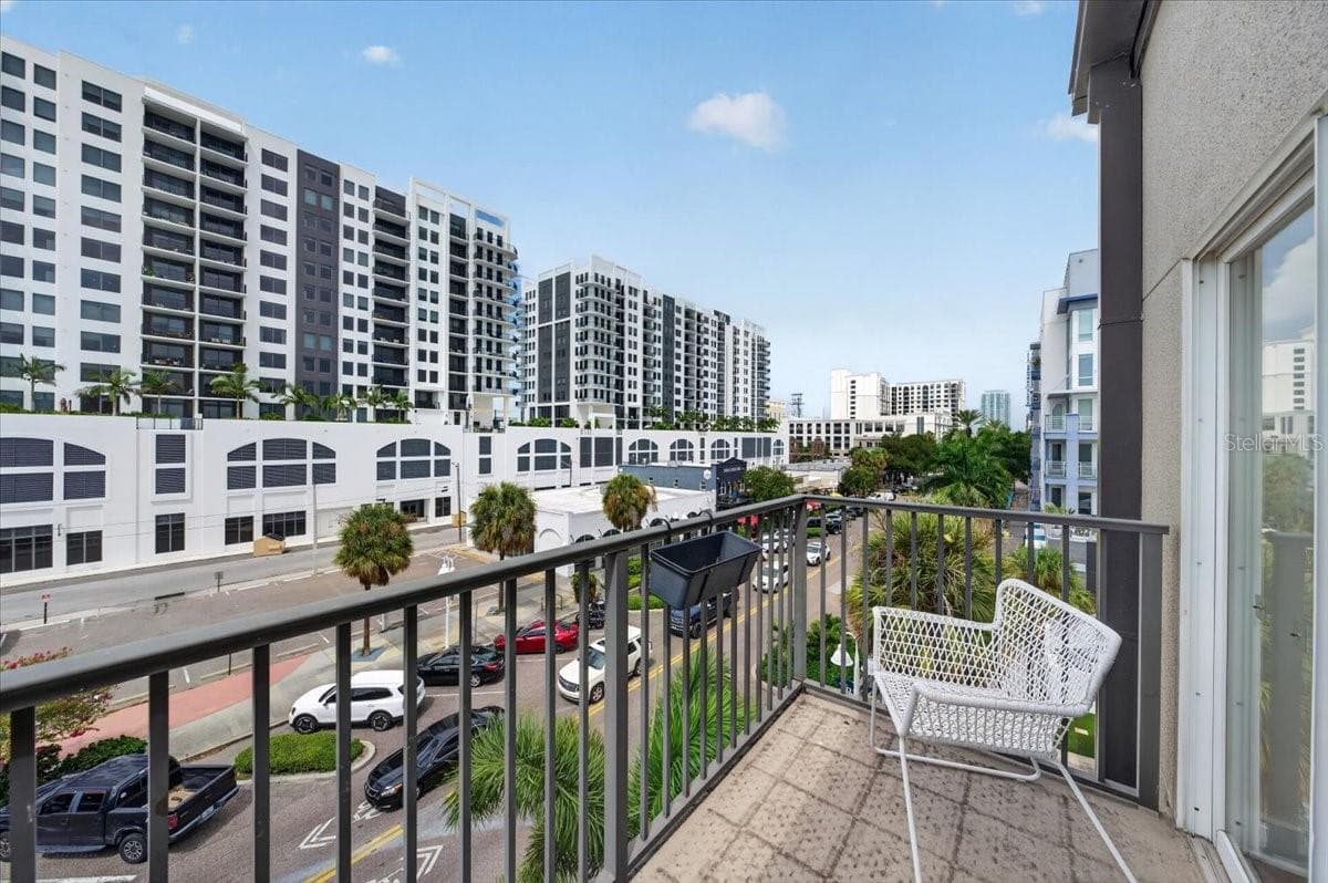 Condominium at 1010 CENTRAL AVE #412, ST PETERSBURG, photo 13 of 37