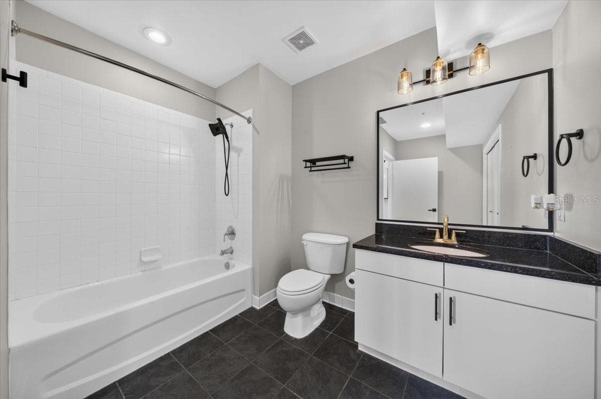 Condominium at 1010 CENTRAL AVE #412, ST PETERSBURG, photo 20 of 37