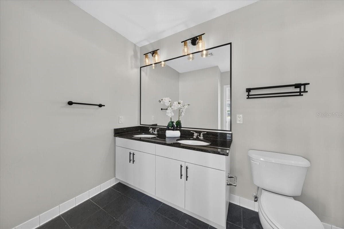 Condominium at 1010 CENTRAL AVE #412, ST PETERSBURG, photo 29 of 37