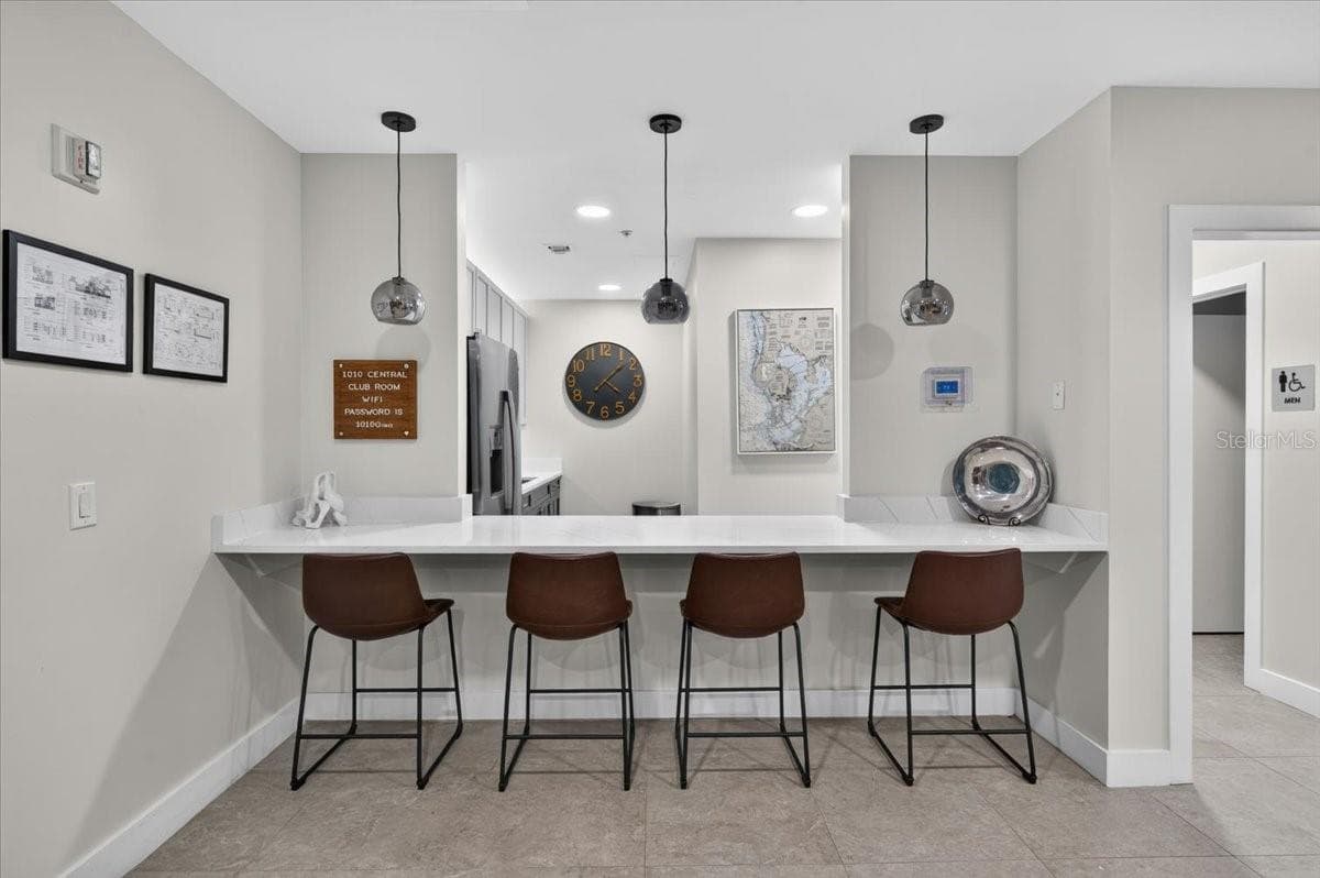 Condominium at 1010 CENTRAL AVE #412, ST PETERSBURG, photo 34 of 37