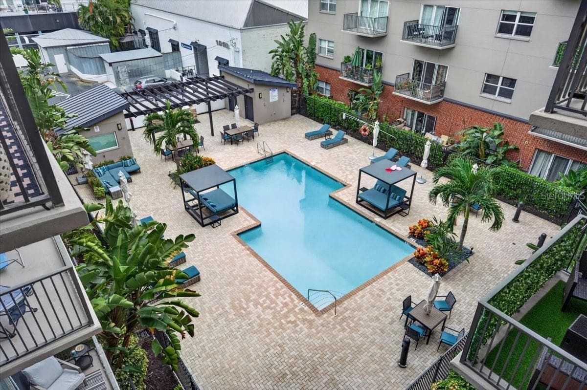 Condominium at 1010 CENTRAL AVE #412, ST PETERSBURG, photo 35 of 37