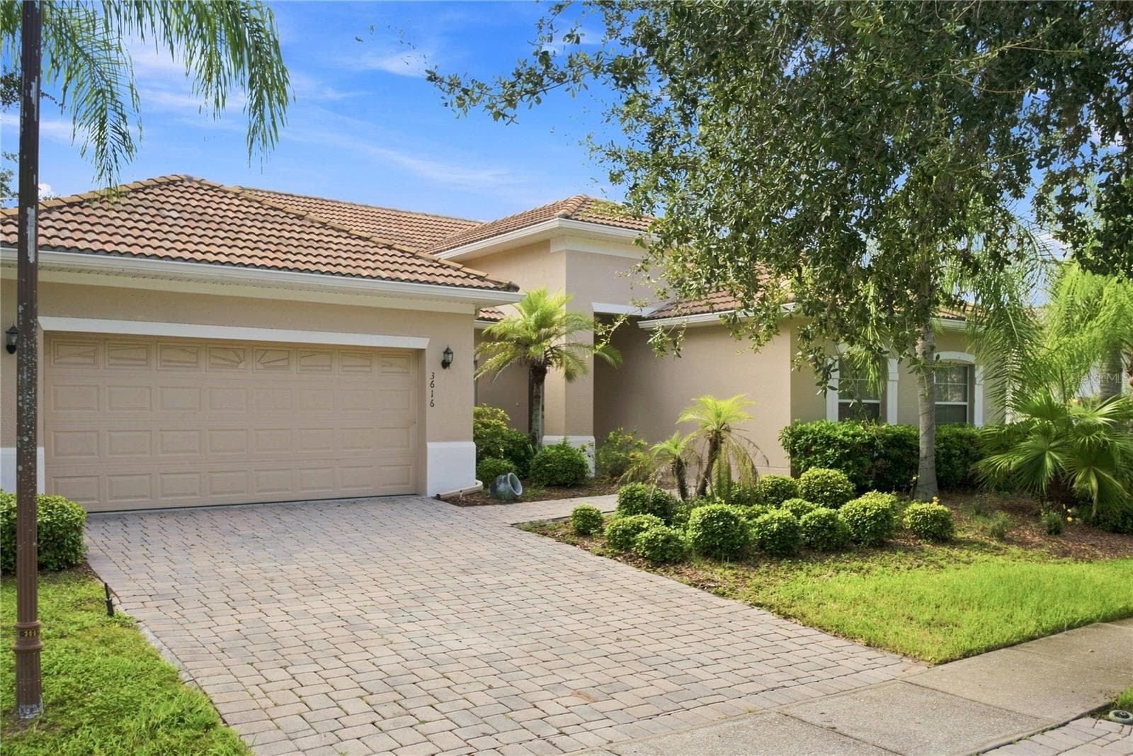 Single Family Residence at 3616 VALLEYVIEW DR, KISSIMMEE, photo 2 of 32