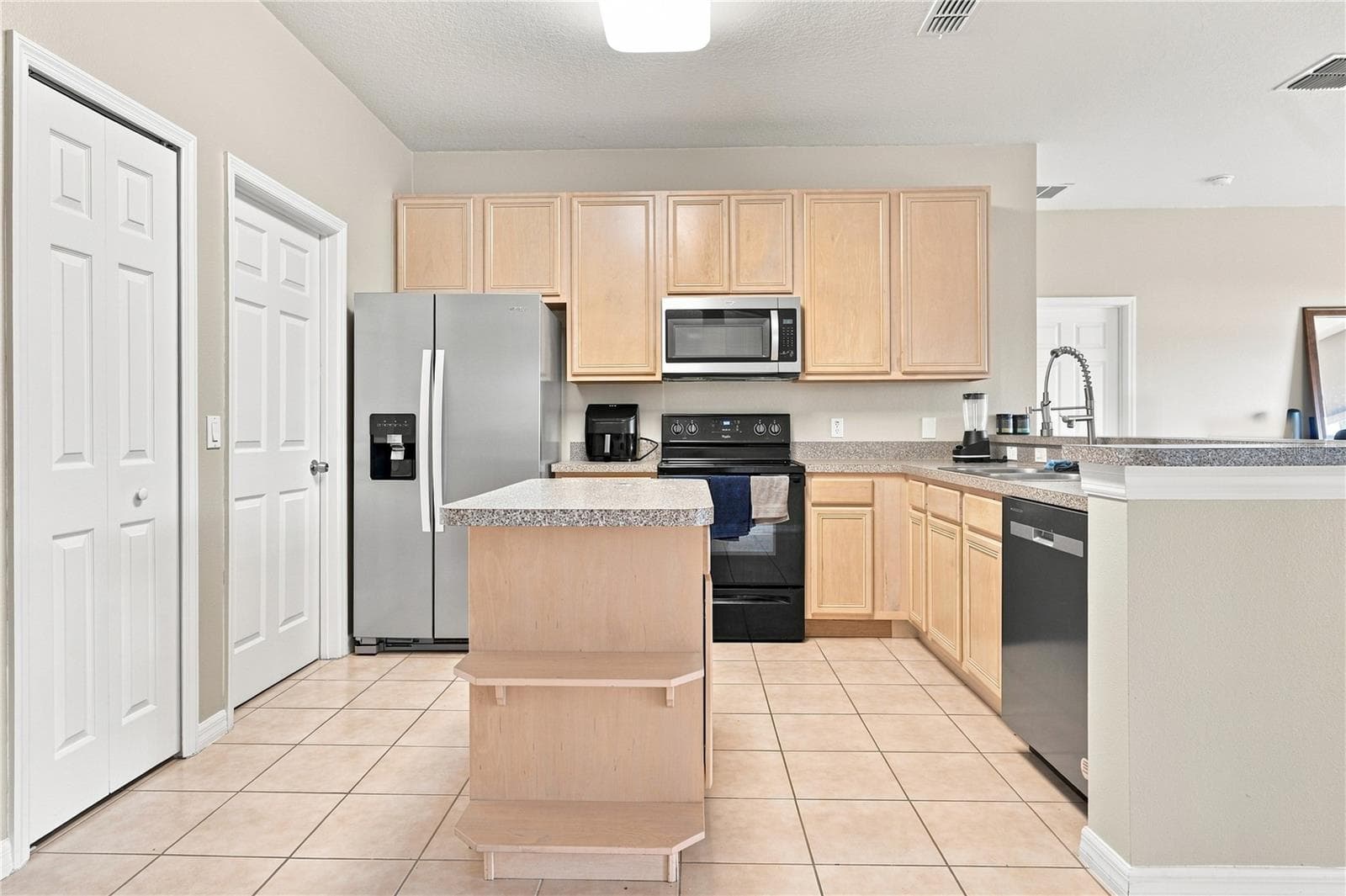 Single Family Residence at 3616 VALLEYVIEW DR, KISSIMMEE, photo 4 of 32