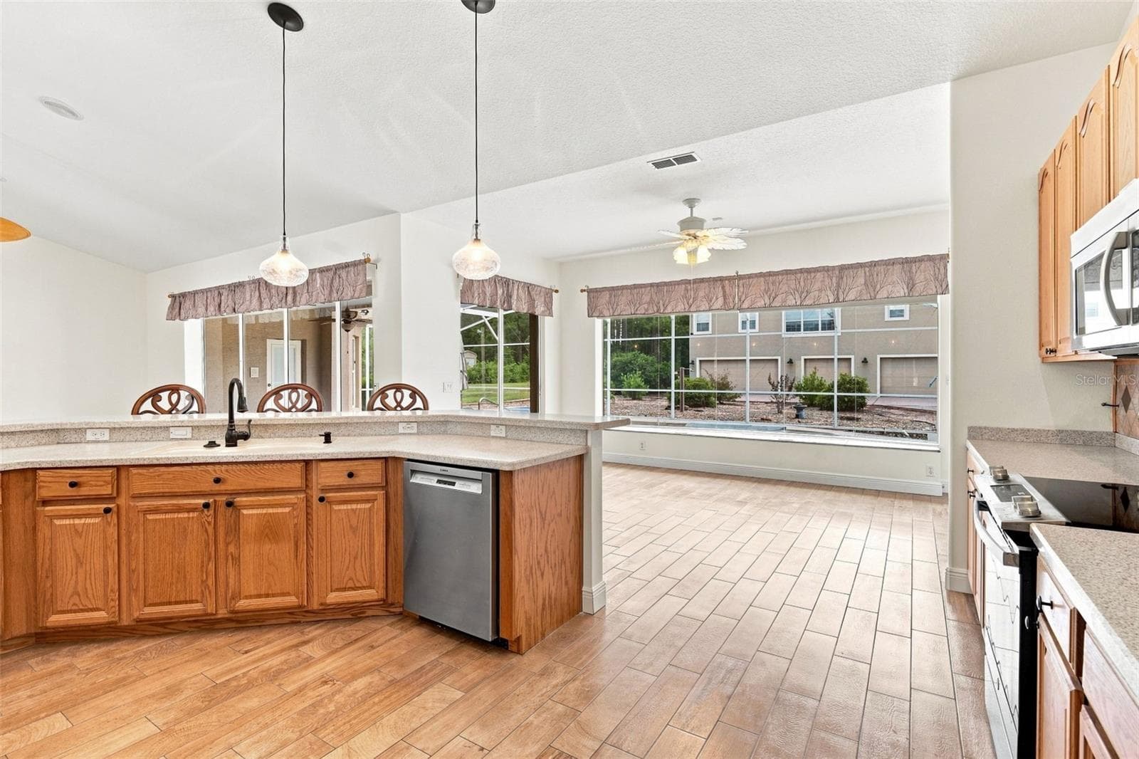 KITCHEN - 73 SANCTUARY AVE, DEBARY