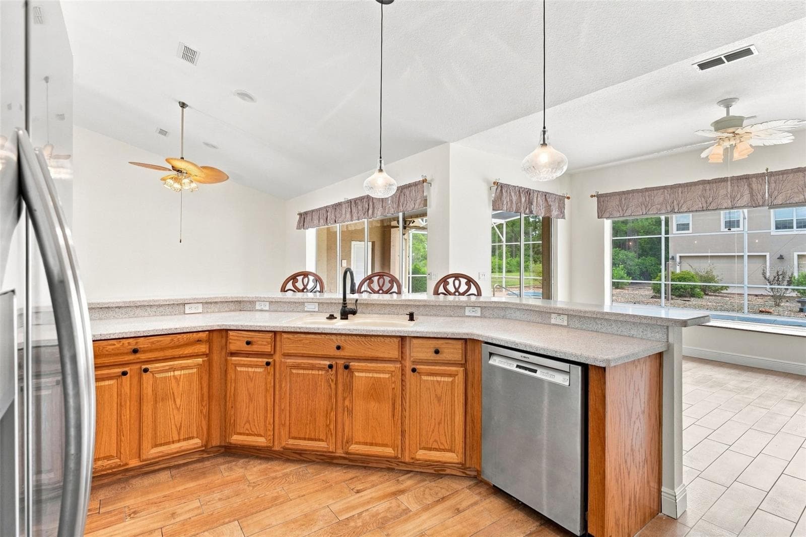 KITCHEN - 73 SANCTUARY AVE, DEBARY