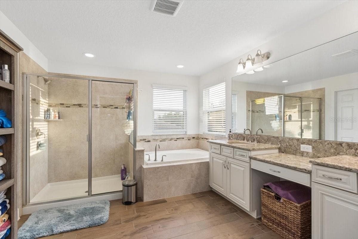 Primary bathroom - 19129 LONG LAKE RANCH BLVD, LUTZ