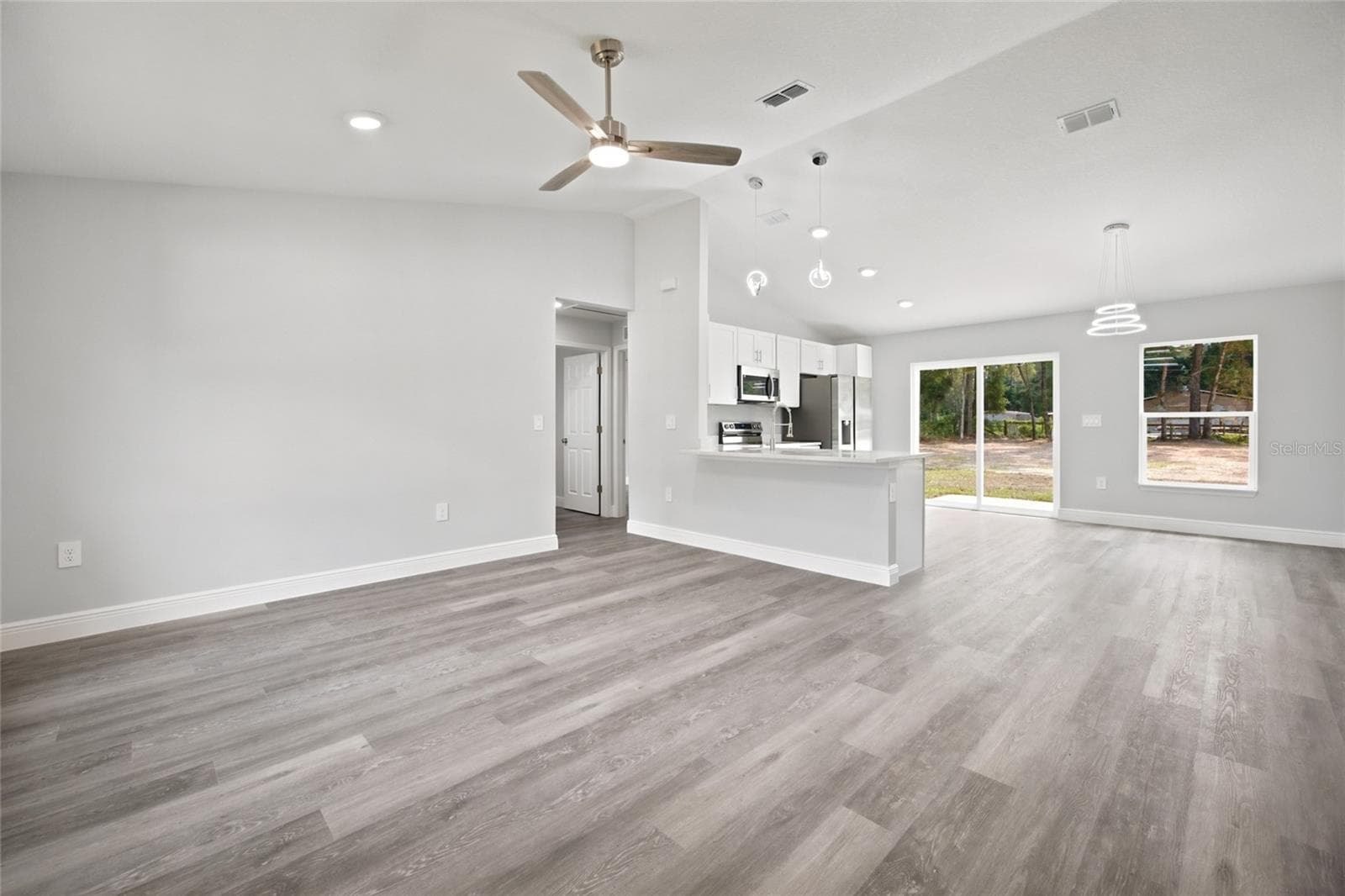 Single Family Residence at 13314 W HIGHWAY 328, OCALA, photo 6 of 37