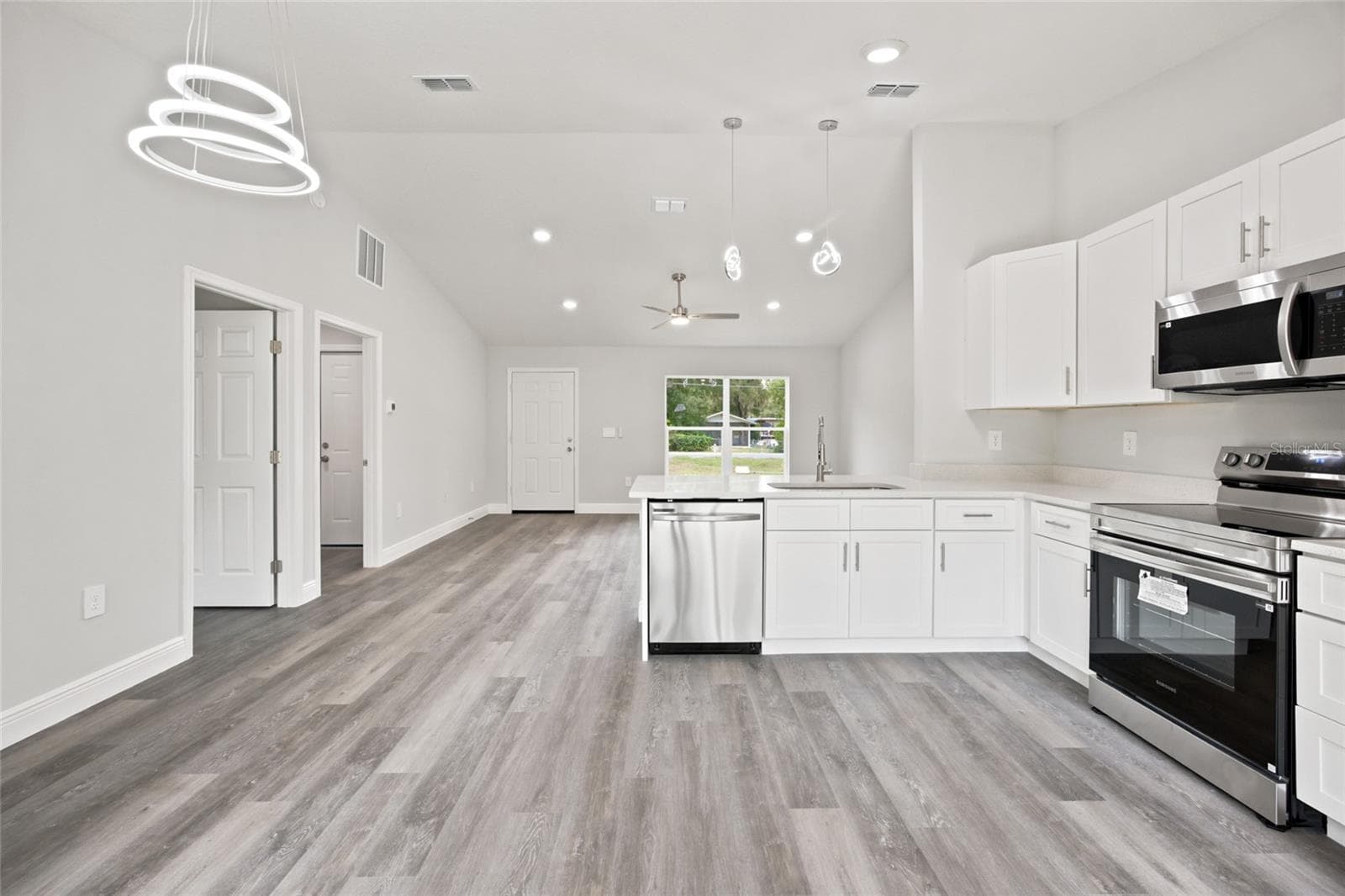 Single Family Residence at 13314 W HIGHWAY 328, OCALA, photo 14 of 37